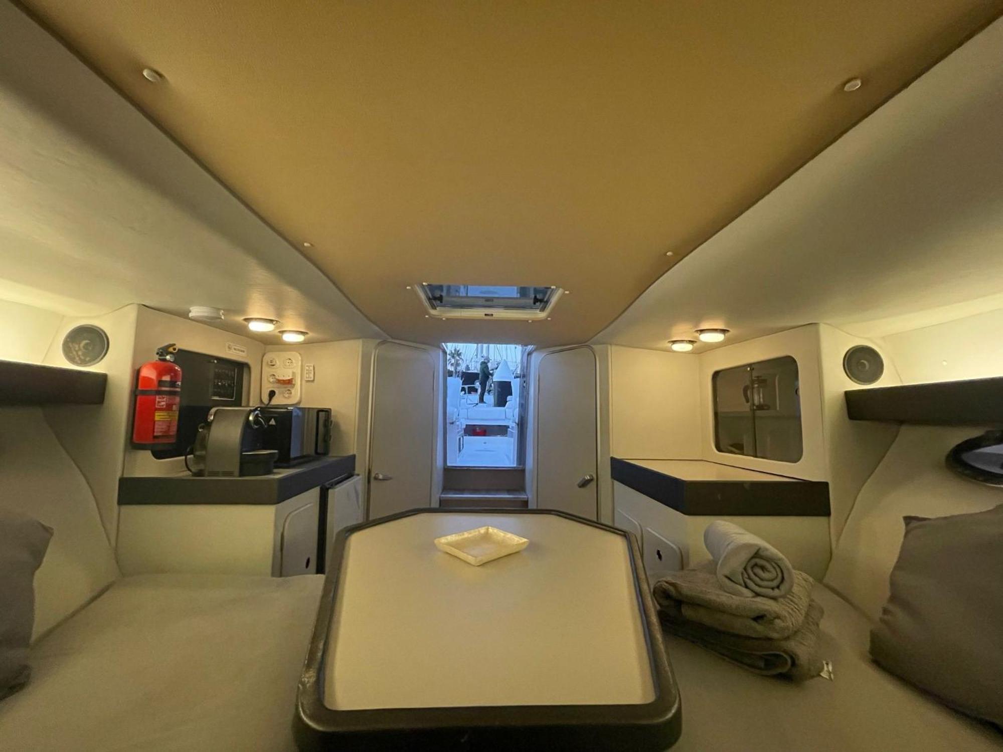 Hotel Alojamiento En Barco Voralamar Valenza Esterno foto